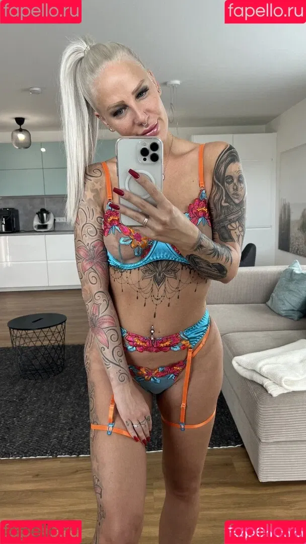 Lara Cumkitten Onlyfans Photo Gallery 