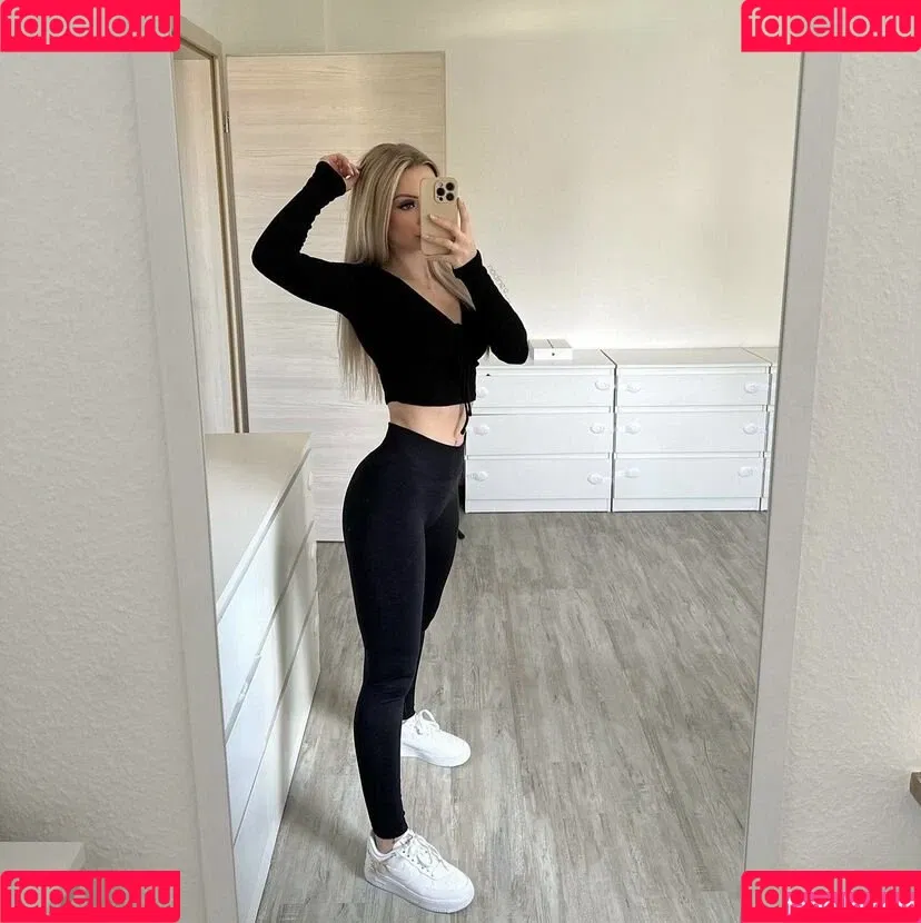 Nadine.e Onlyfans Photo Gallery 