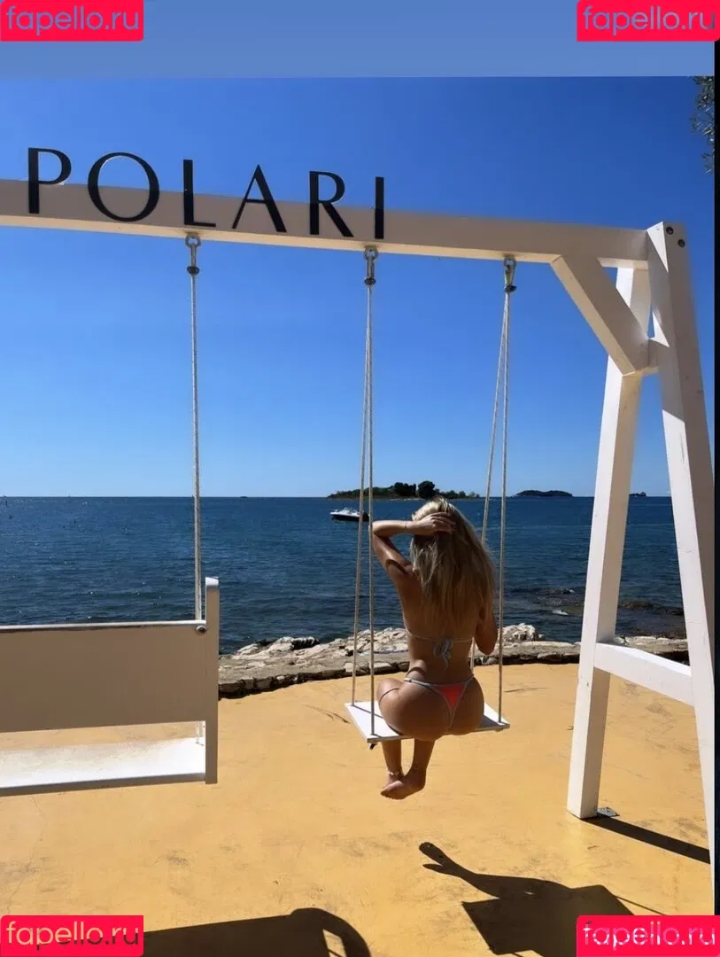 Nadine.e Onlyfans Photo Gallery 