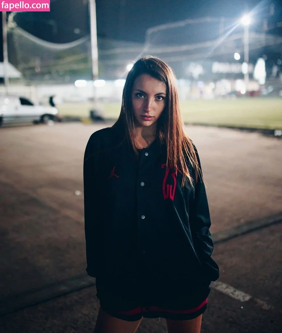 Nadine.e Onlyfans Photo Gallery 