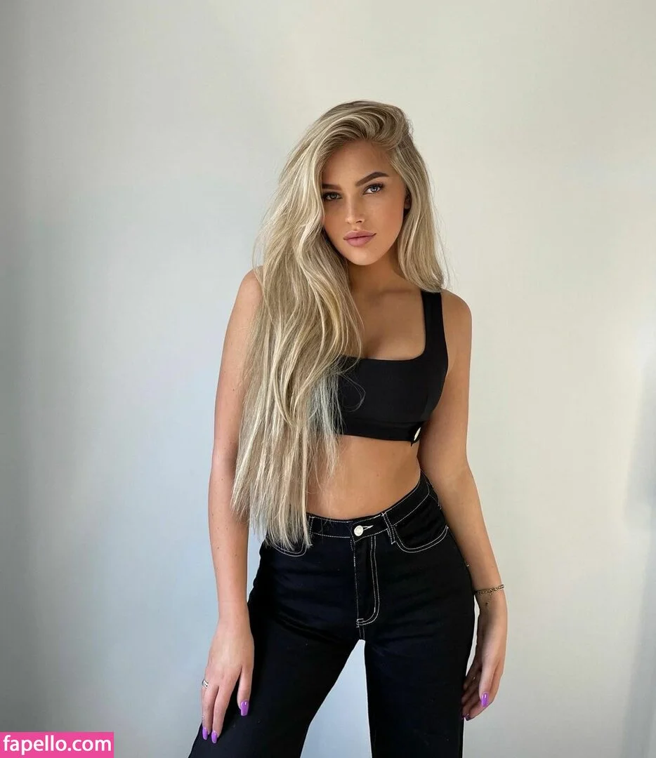 Milou Tamara Roes Onlyfans Photo Gallery 