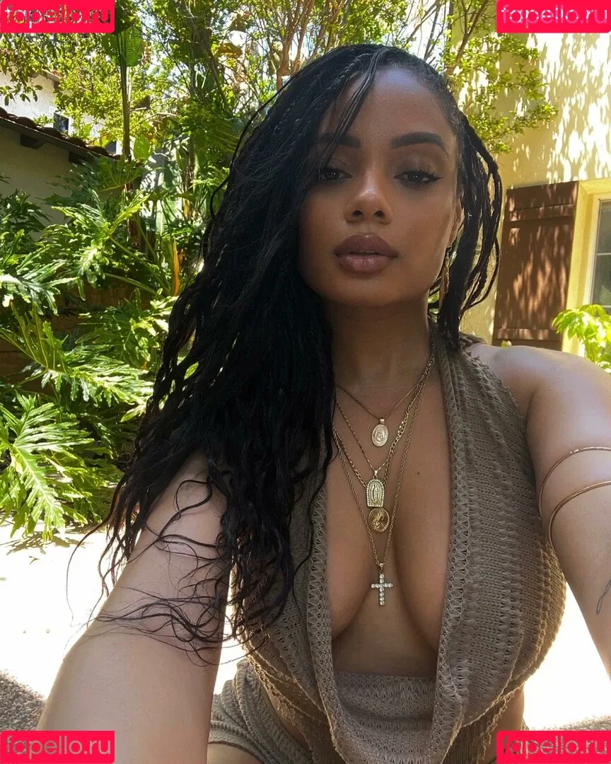 Essence Tatiana Onlyfans Photo Gallery 