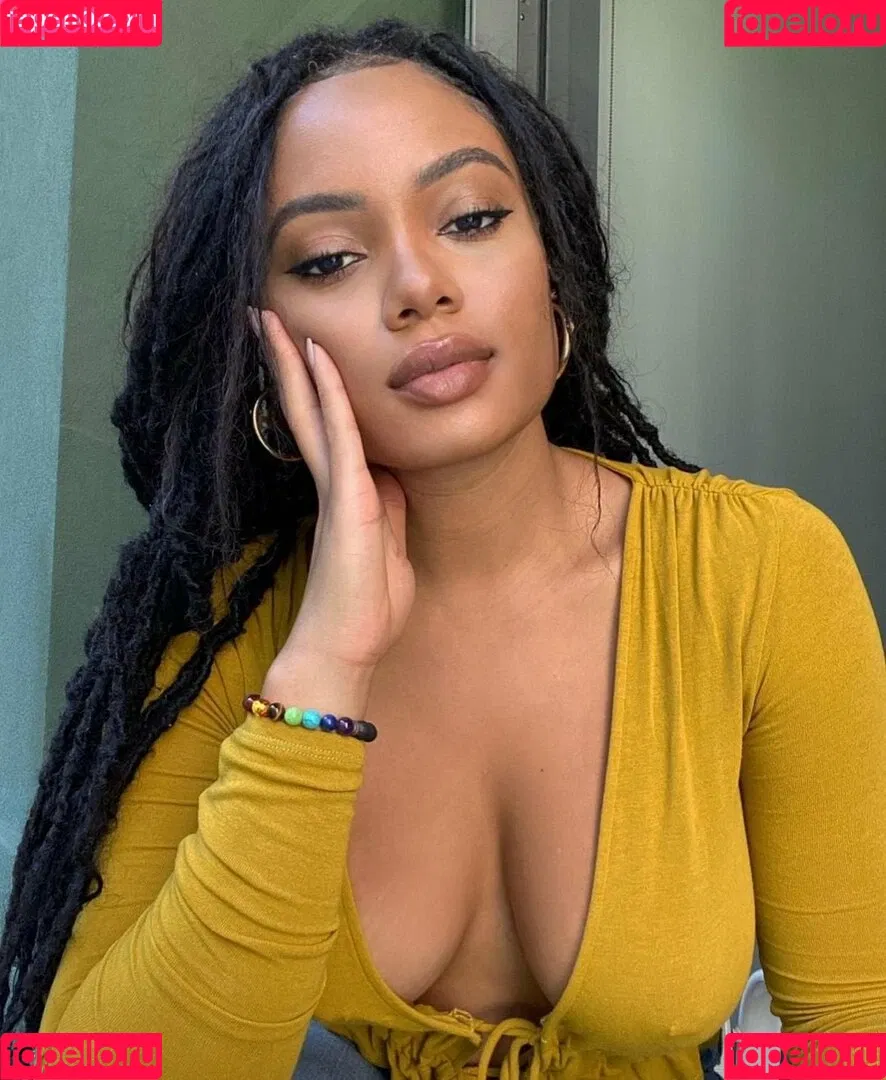 Essence Tatiana Onlyfans Photo Gallery 