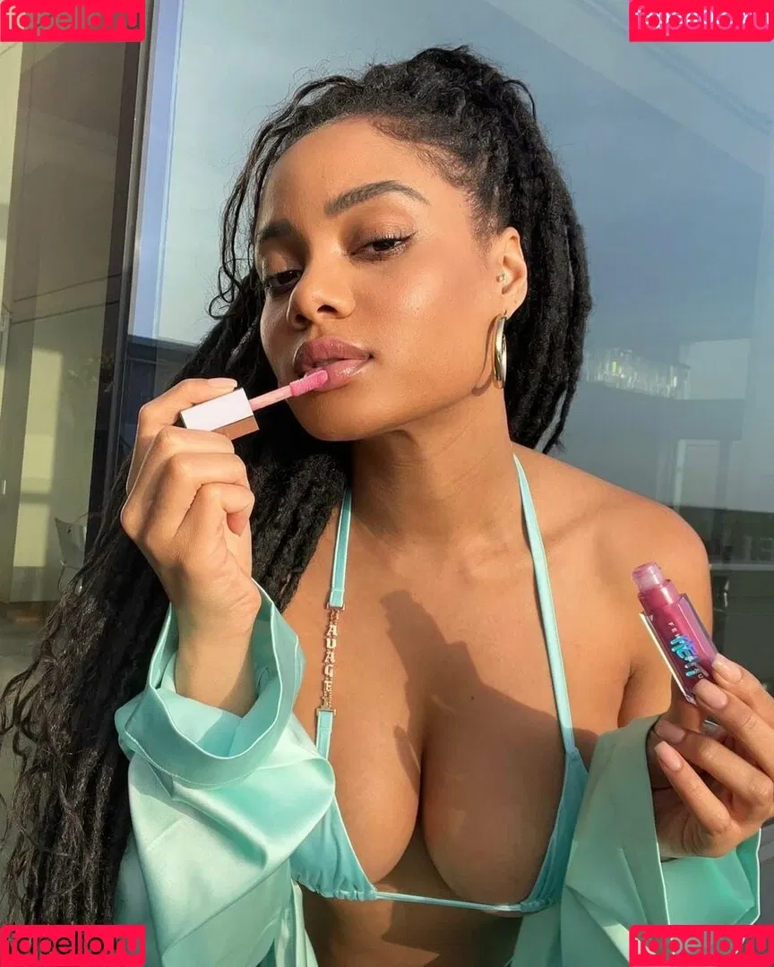 Essence Tatiana Onlyfans Photo Gallery 