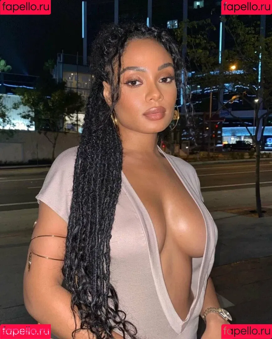 Essence Tatiana Onlyfans Photo Gallery 