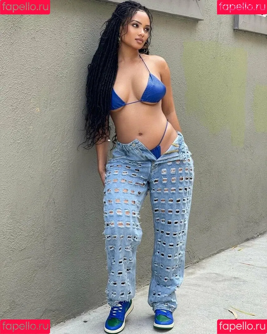 Essence Tatiana Onlyfans Photo Gallery 