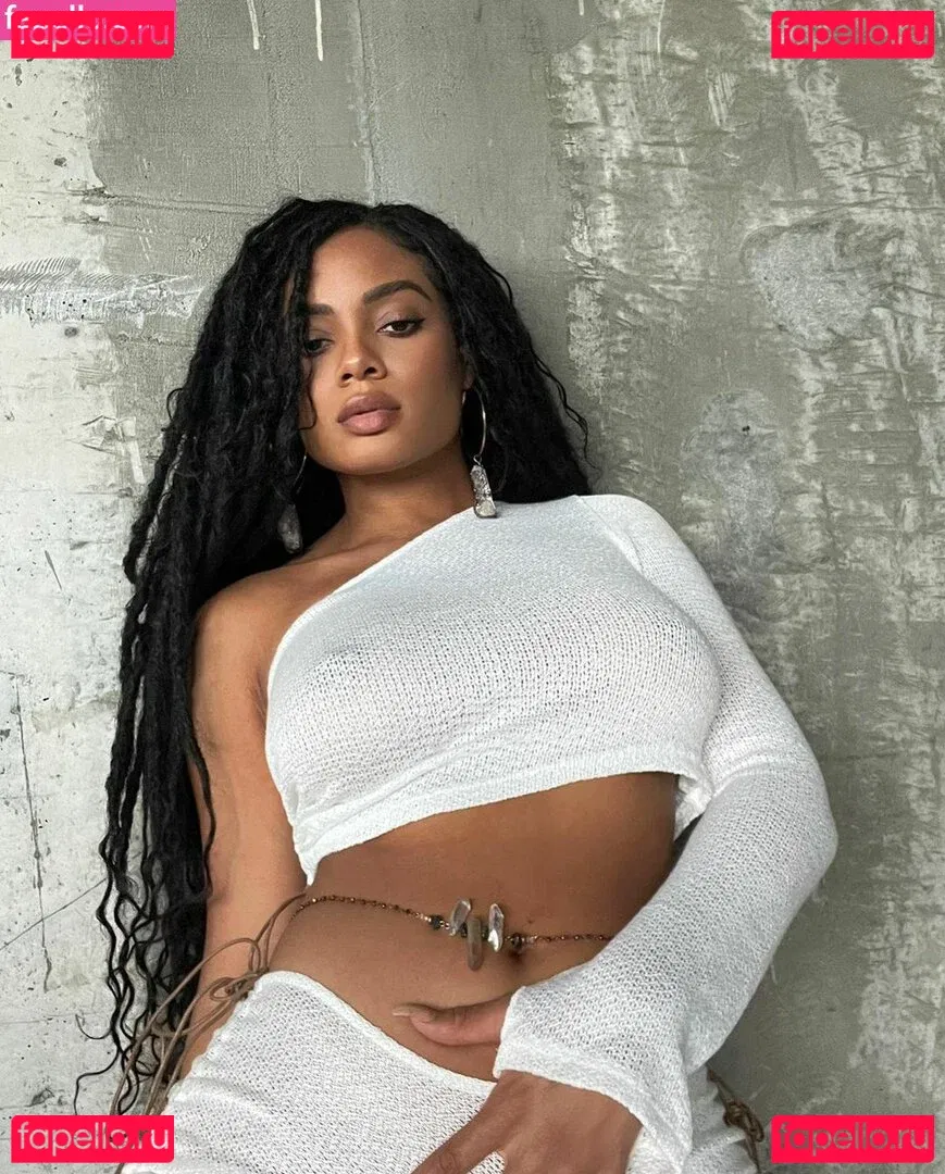 Essence Tatiana Onlyfans Photo Gallery 