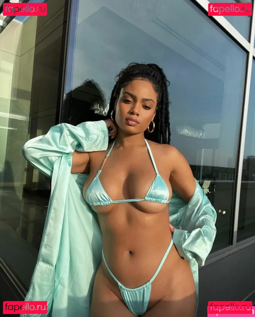 Essence Tatiana Onlyfans Photo Gallery 