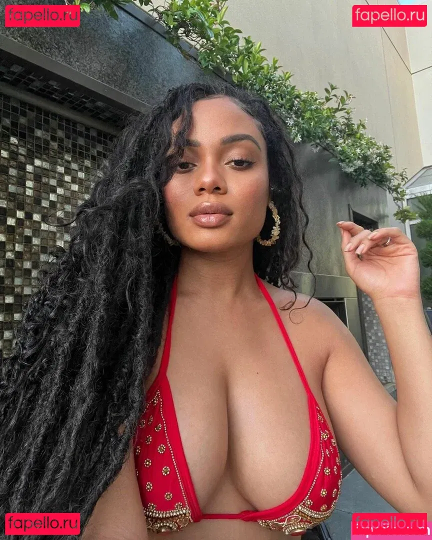 Essence Tatiana Onlyfans Photo Gallery 