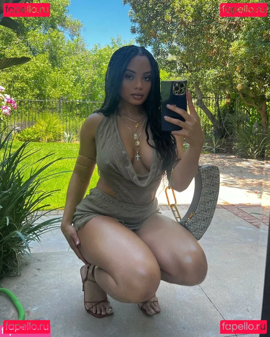 Essence Tatiana Onlyfans Photo Gallery 