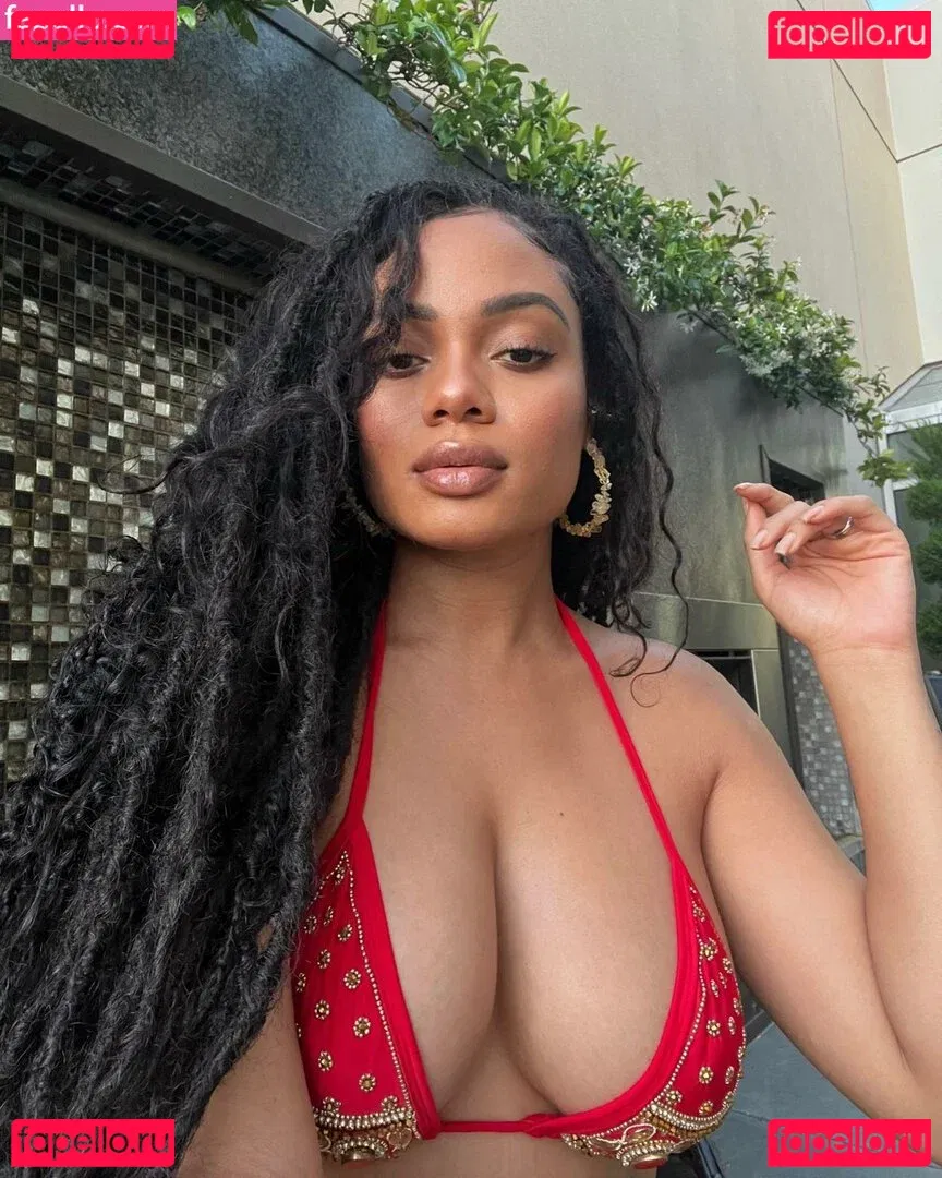 Essence Tatiana Onlyfans Photo Gallery 