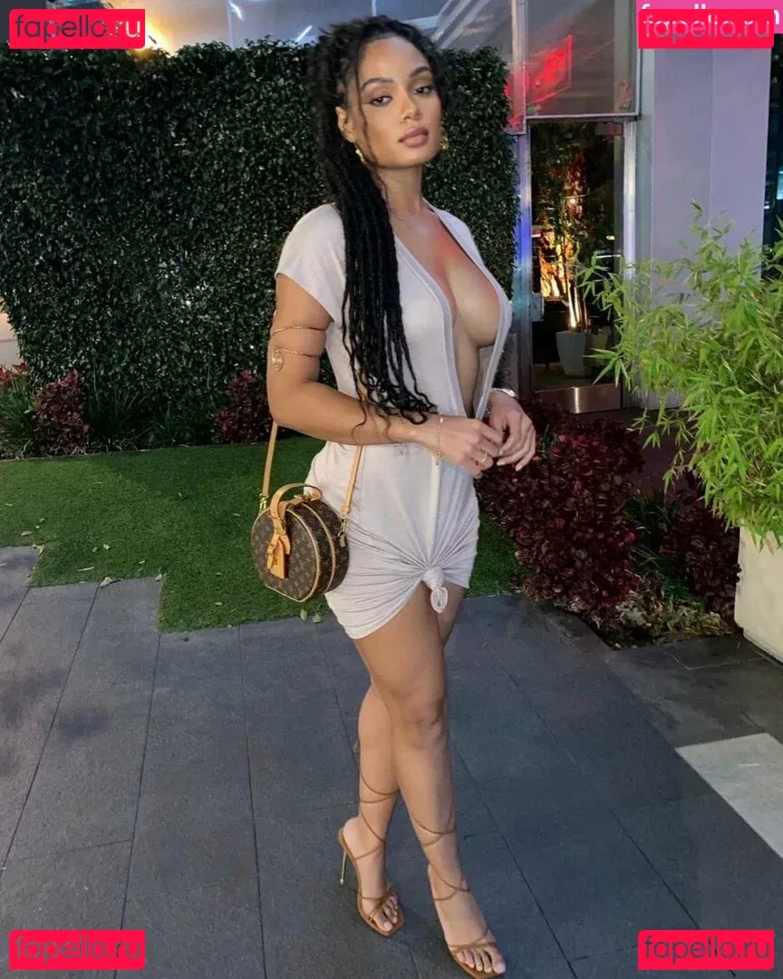 Essence Tatiana Onlyfans Photo Gallery 