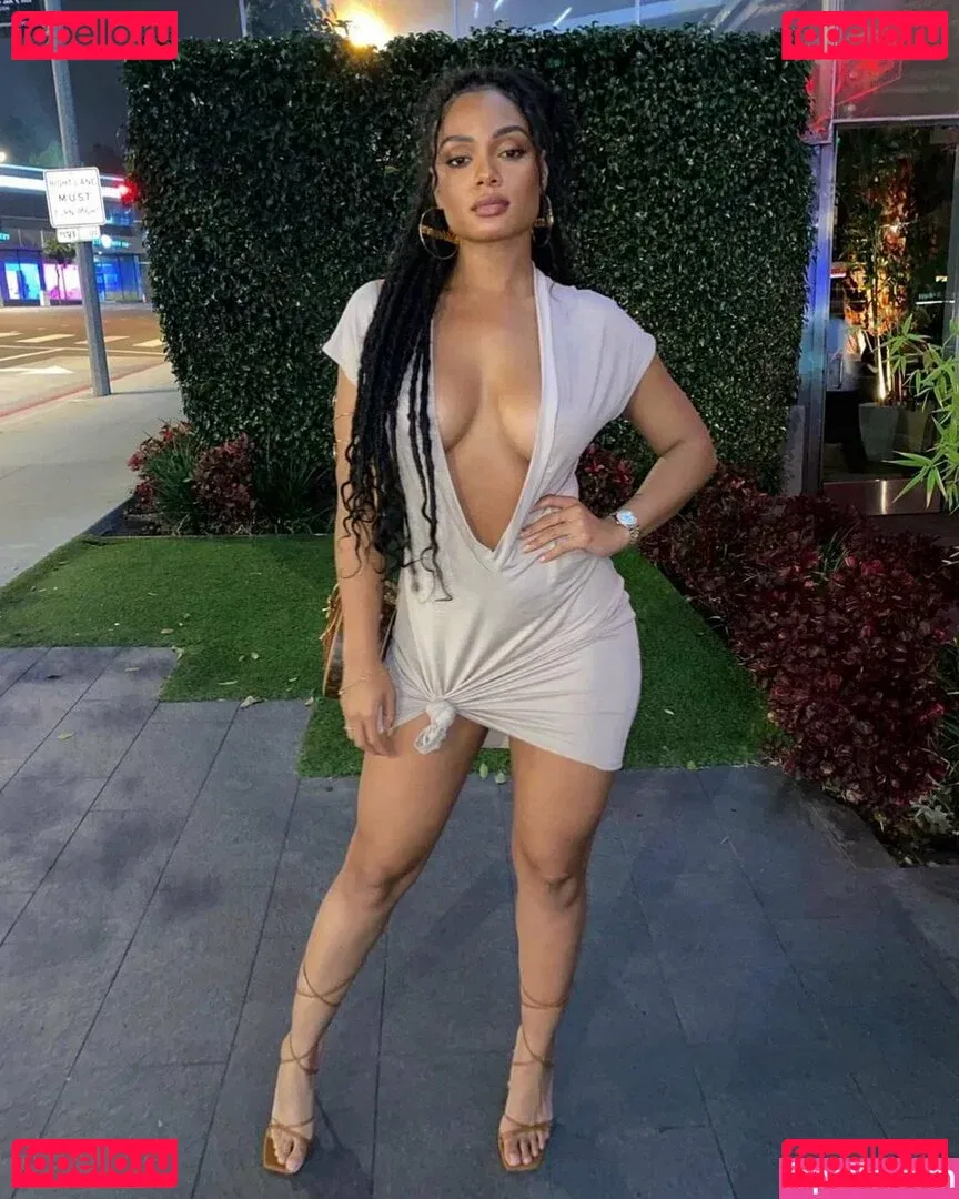 Essence Tatiana Onlyfans Photo Gallery 