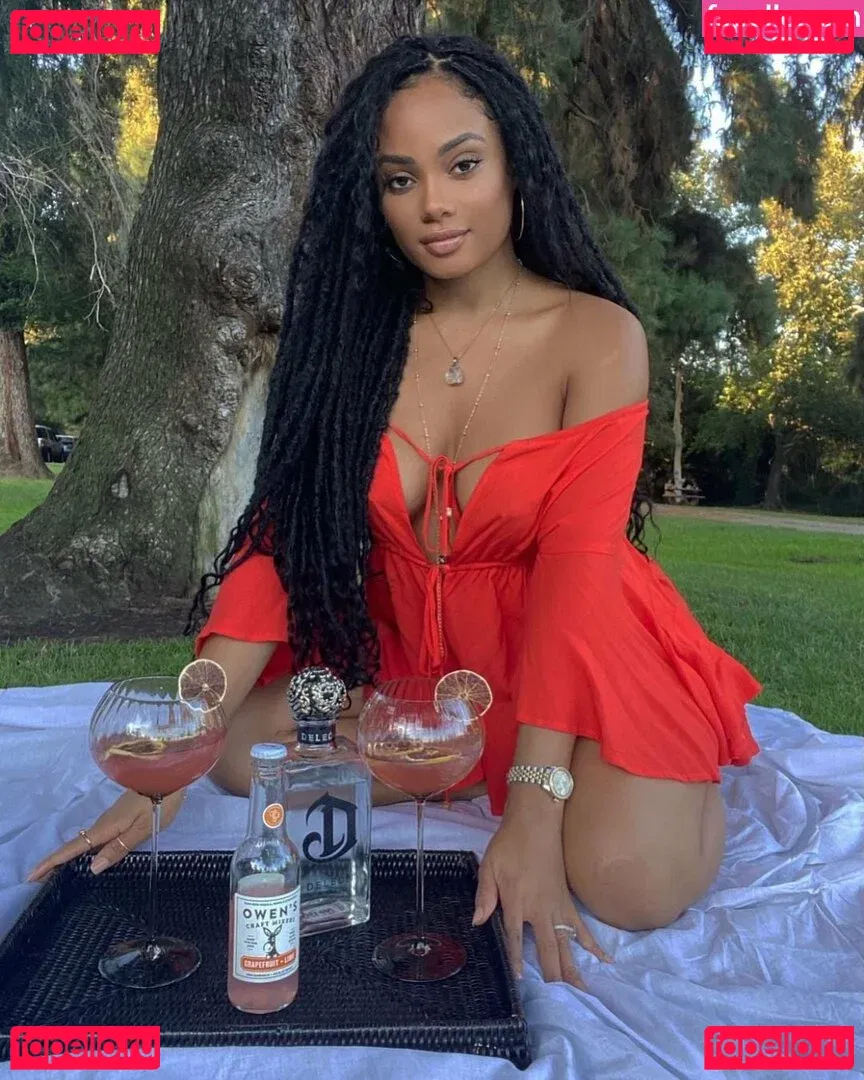 Essence Tatiana Onlyfans Photo Gallery 