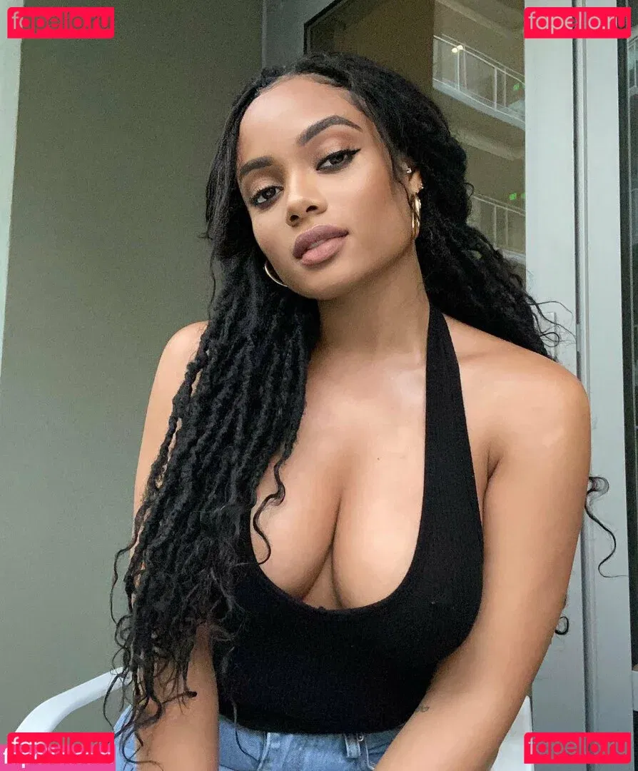 Essence Tatiana Onlyfans Photo Gallery 