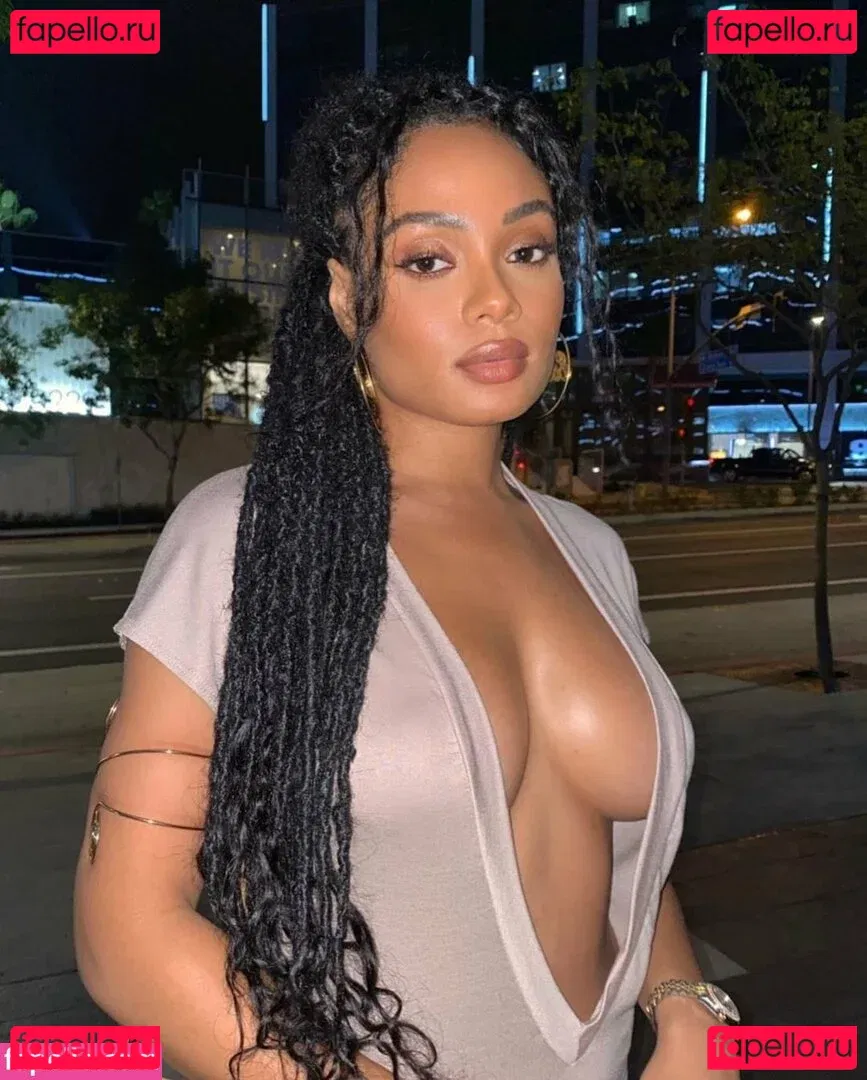 Essence Tatiana Onlyfans Photo Gallery 