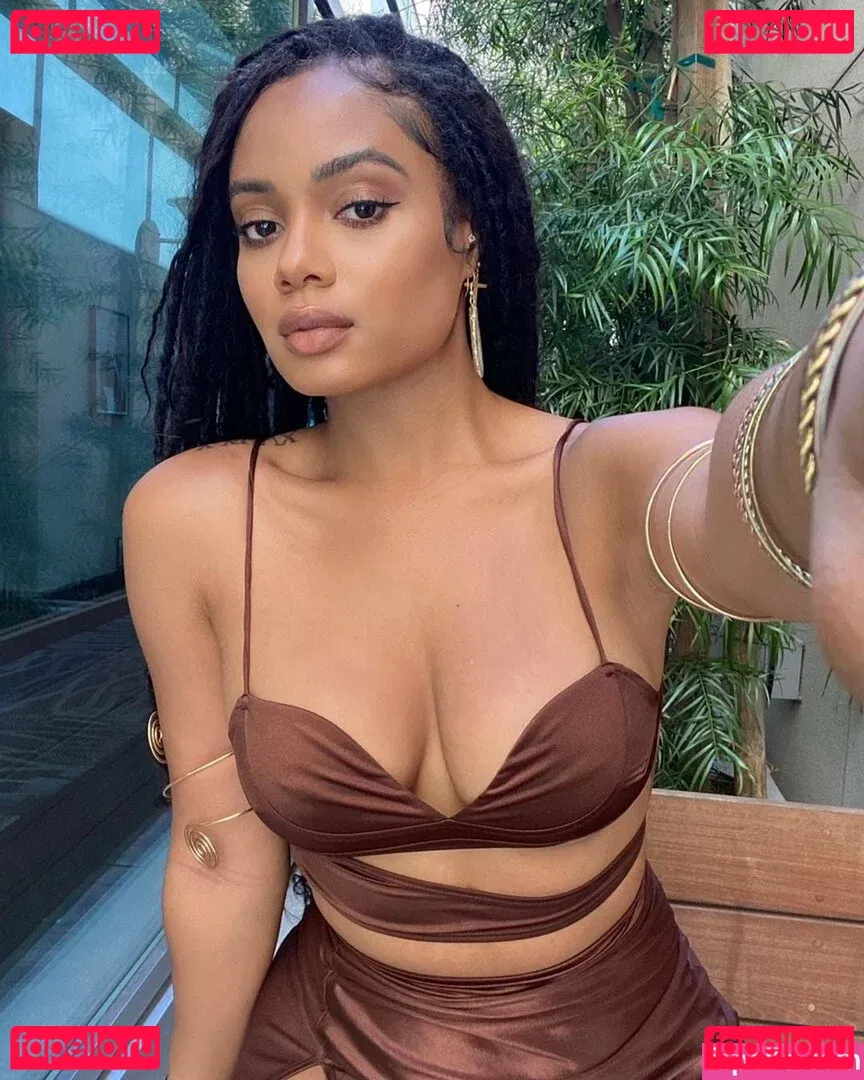 Essence Tatiana Onlyfans Photo Gallery 