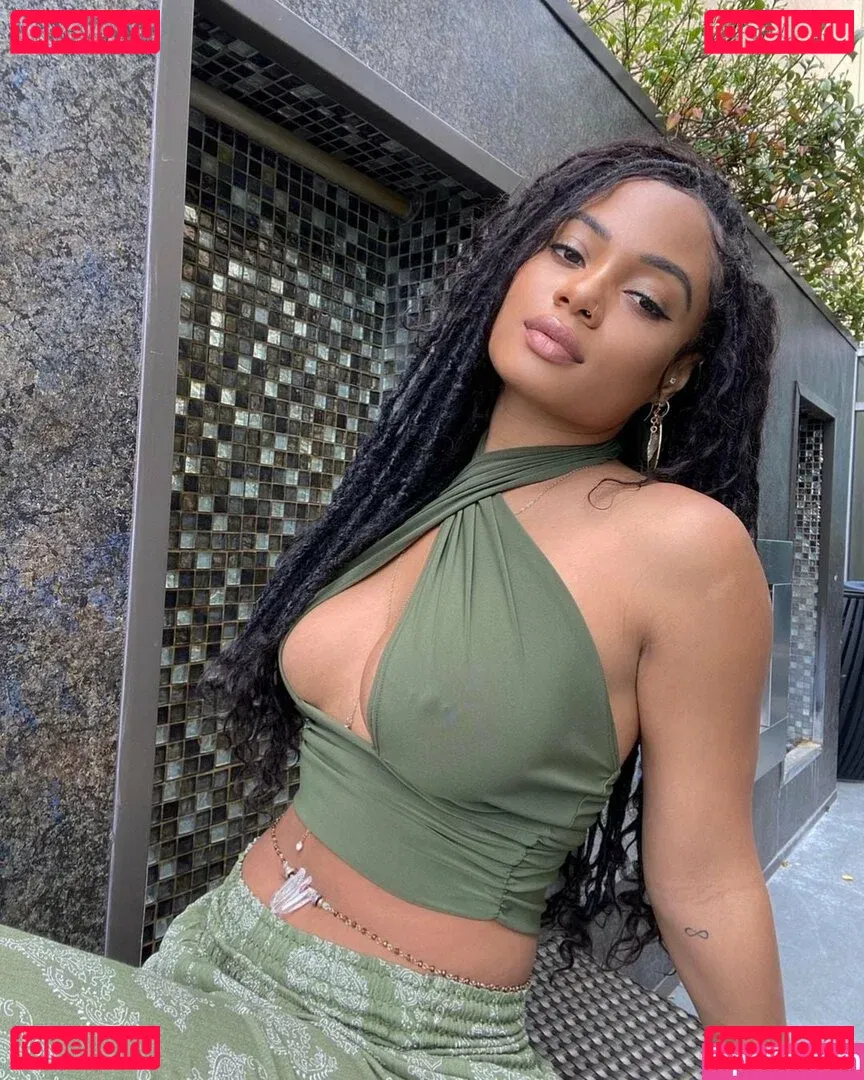 Essence Tatiana Onlyfans Photo Gallery 