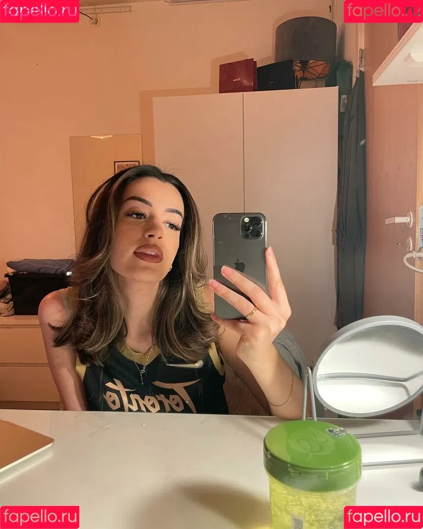 NoraExplorer Onlyfans Photo Gallery 