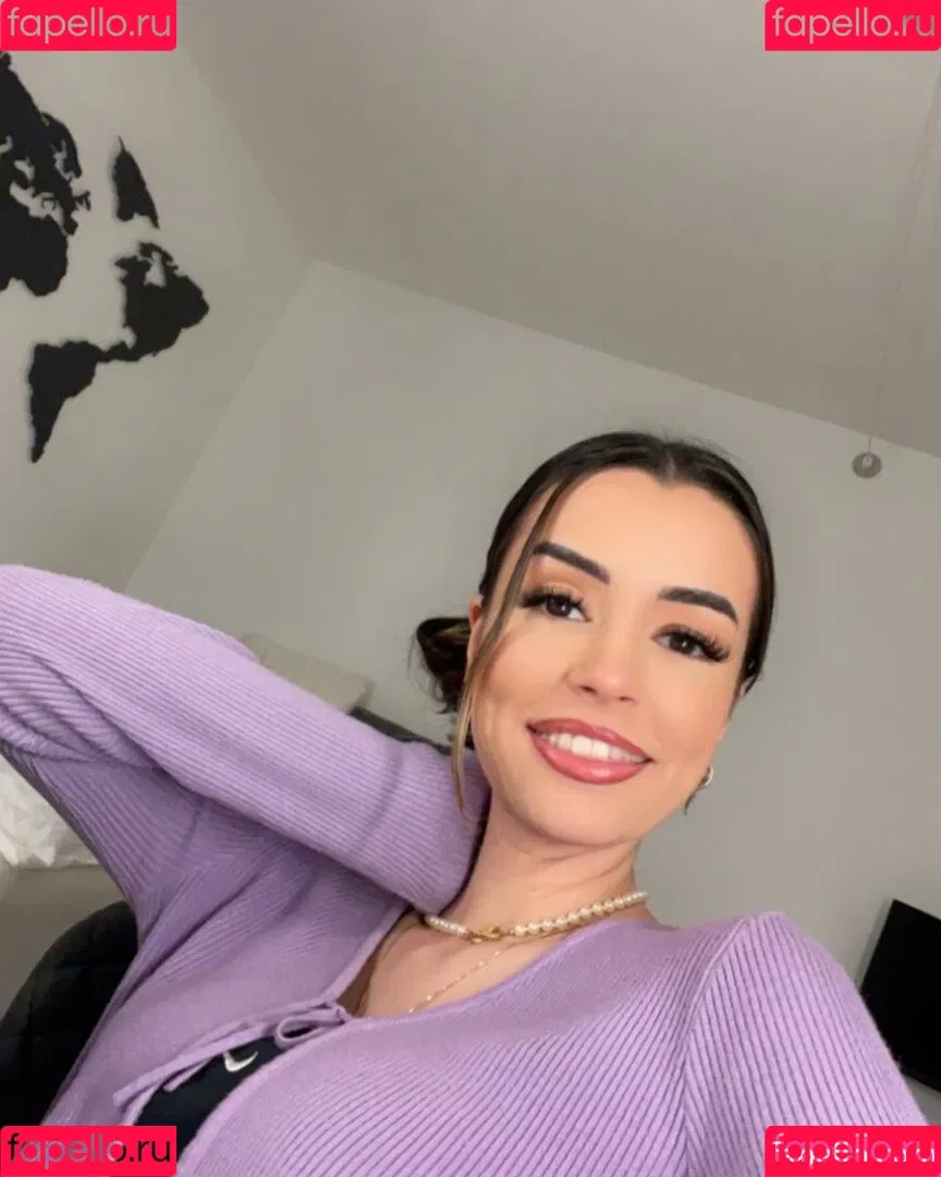 NoraExplorer Onlyfans Photo Gallery 