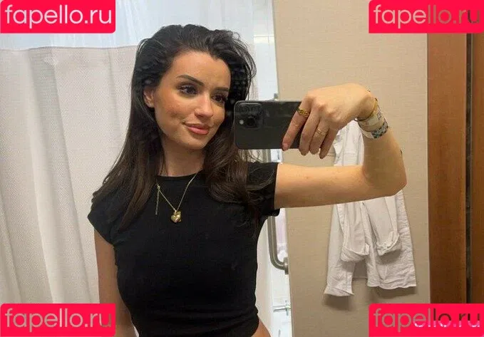 NoraExplorer Onlyfans Photo Gallery 