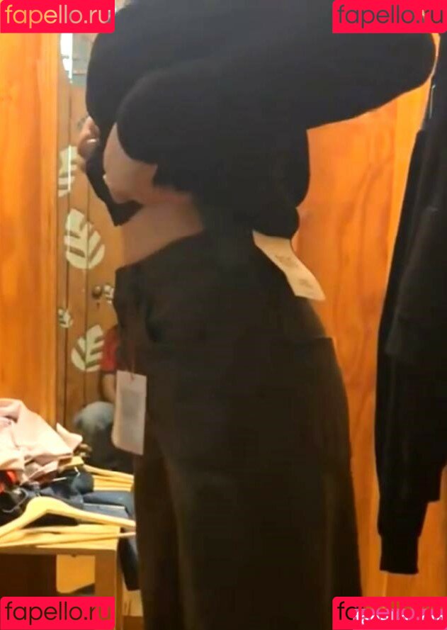 NoraExplorer Onlyfans Photo Gallery 