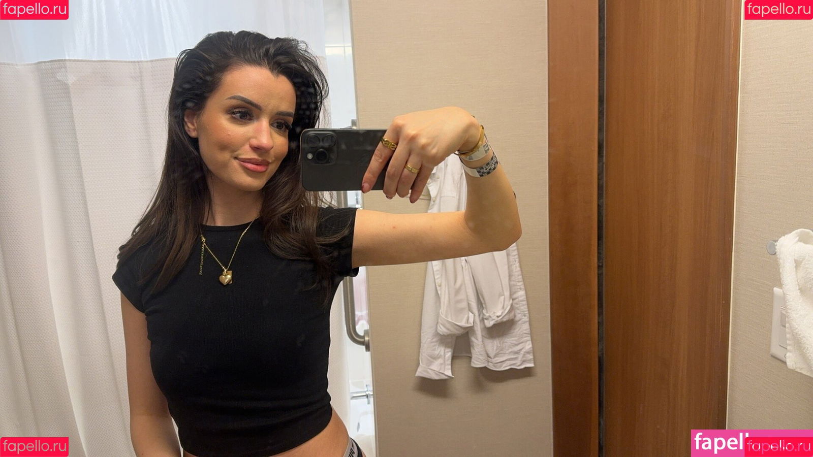 NoraExplorer Onlyfans Photo Gallery 