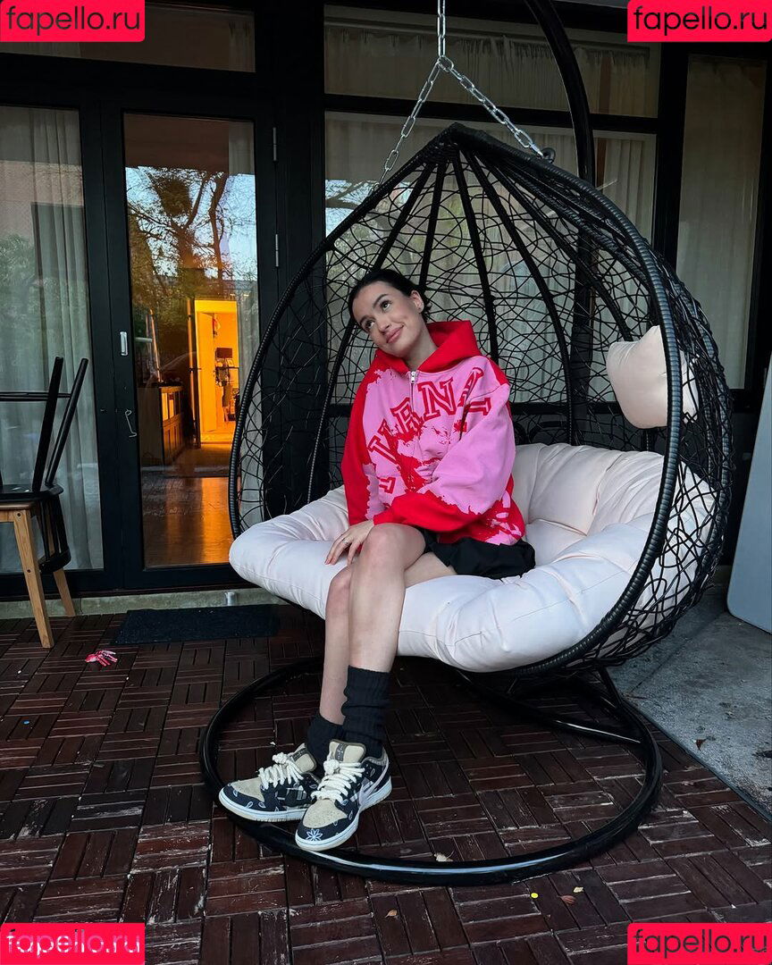 NoraExplorer Onlyfans Photo Gallery 