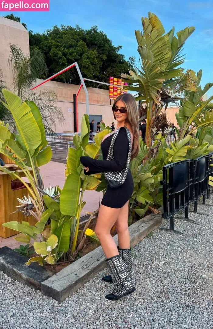 Farina Opoku Onlyfans Photo Gallery 