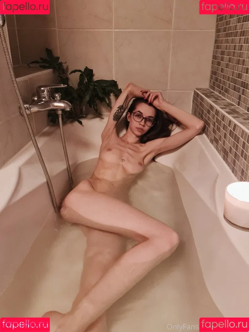 Pikdame / Kim Baltes Onlyfans Photo Gallery 