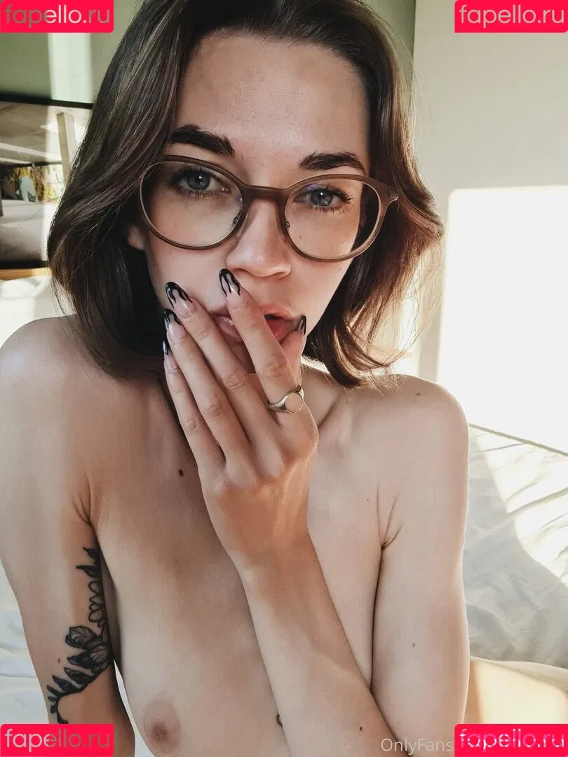 Pikdame / Kim Baltes Onlyfans Photo Gallery 