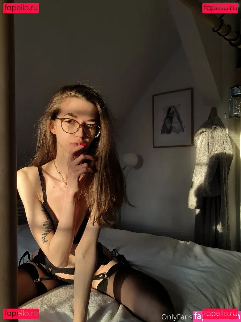 Pikdame / Kim Baltes Onlyfans Photo Gallery 