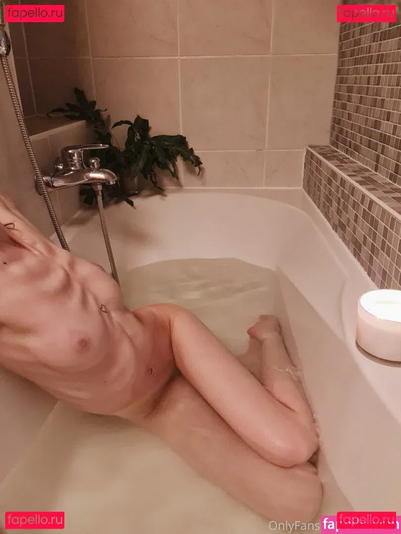 Pikdame / Kim Baltes Onlyfans Photo Gallery 