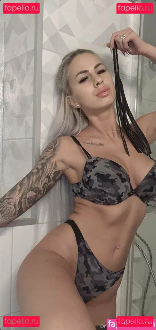 roxanaa23 Onlyfans Photo Gallery 