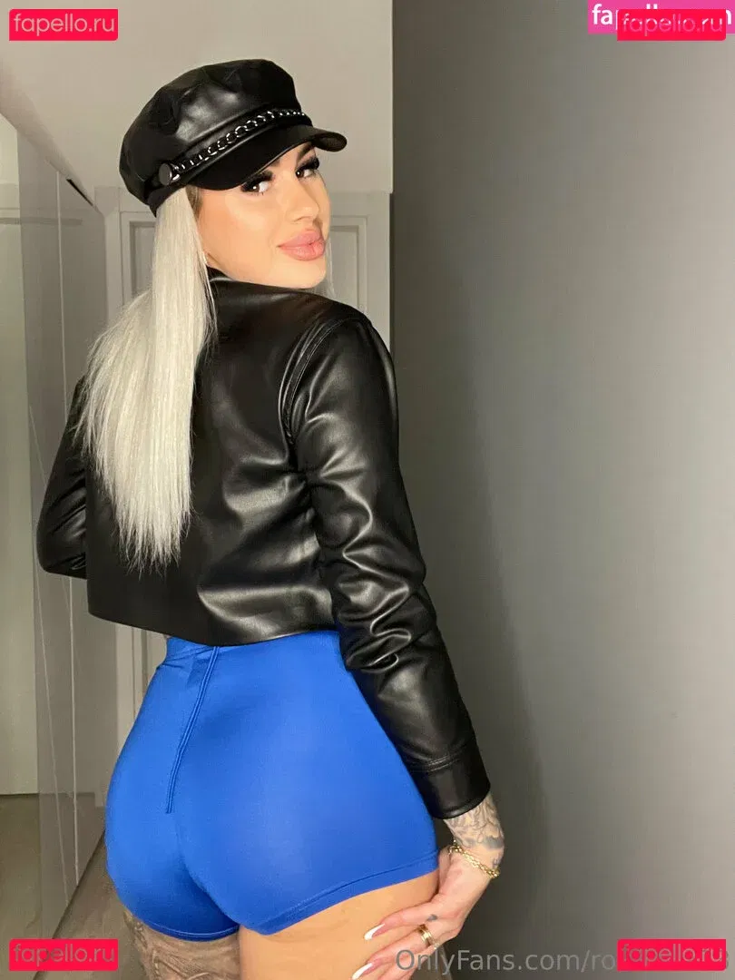 roxanaa23 Onlyfans Photo Gallery 