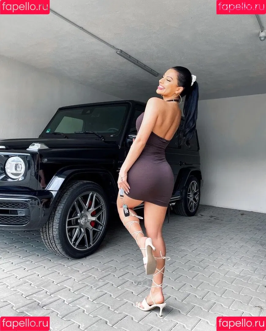 Ivana Santacruz Onlyfans Photo Gallery 