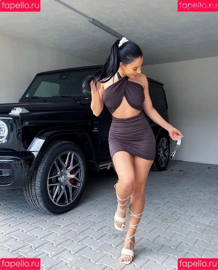 Ivana Santacruz Onlyfans Photo Gallery 