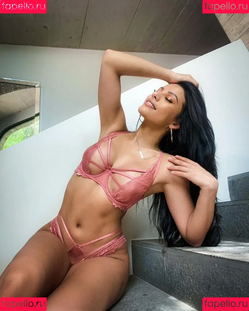 Ivana Santacruz Onlyfans Photo Gallery 