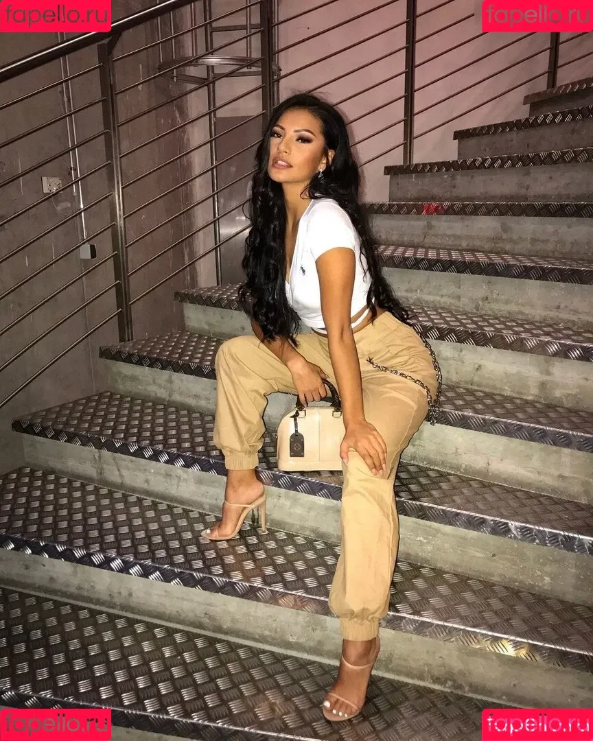 Ivana Santacruz Onlyfans Photo Gallery 
