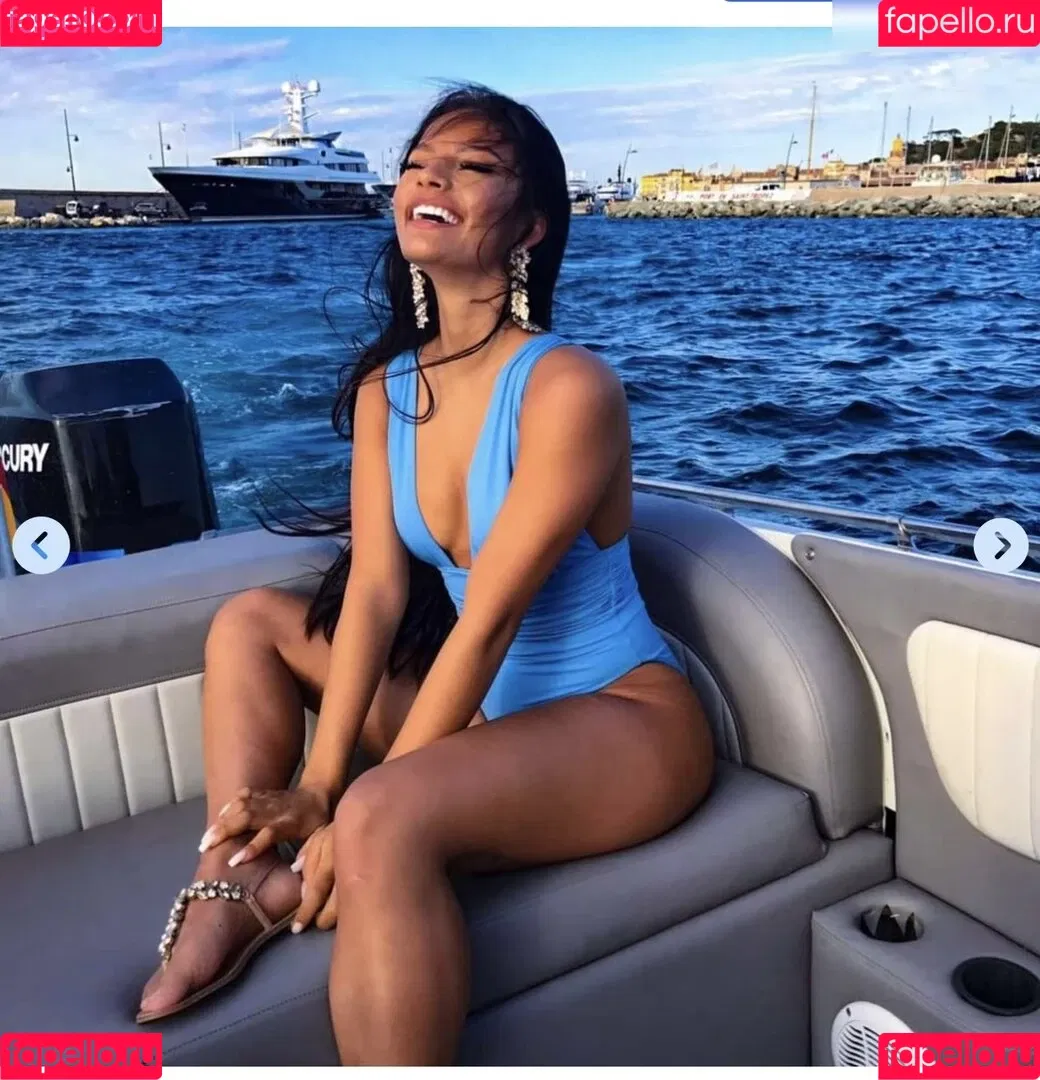 Ivana Santacruz Onlyfans Photo Gallery 