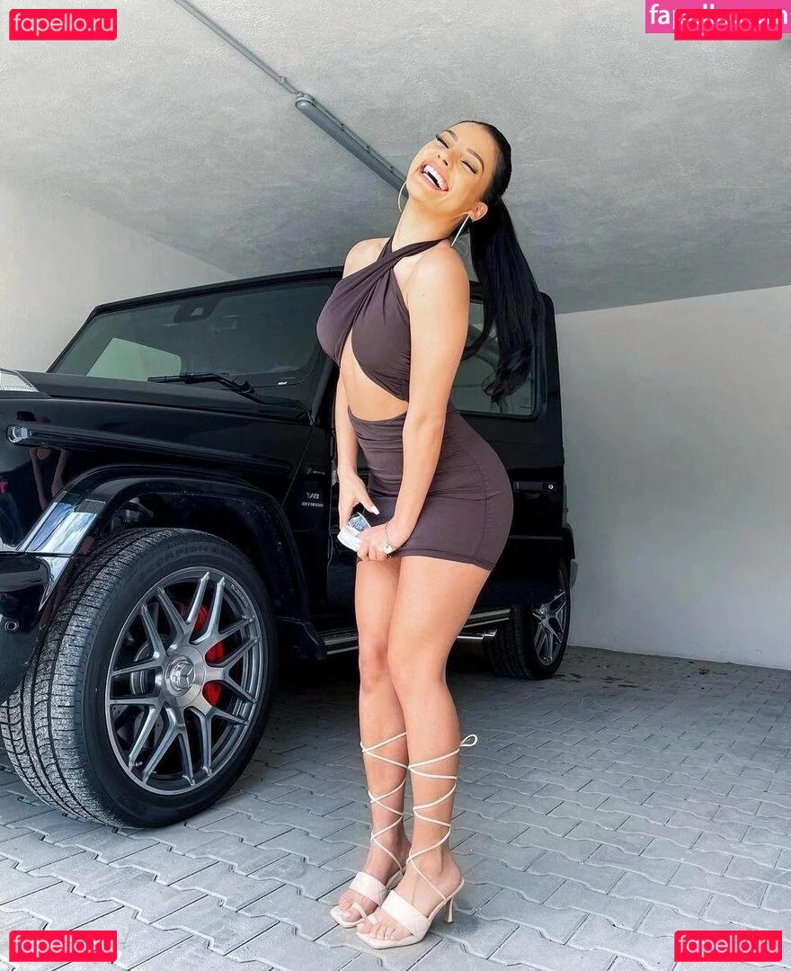 Ivana Santacruz Onlyfans Photo Gallery 