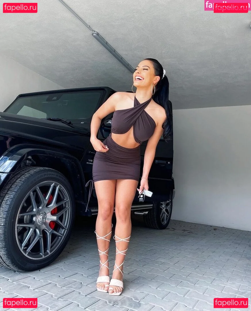 Ivana Santacruz Onlyfans Photo Gallery 