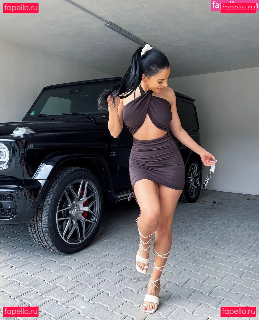 Ivana Santacruz Onlyfans Photo Gallery 