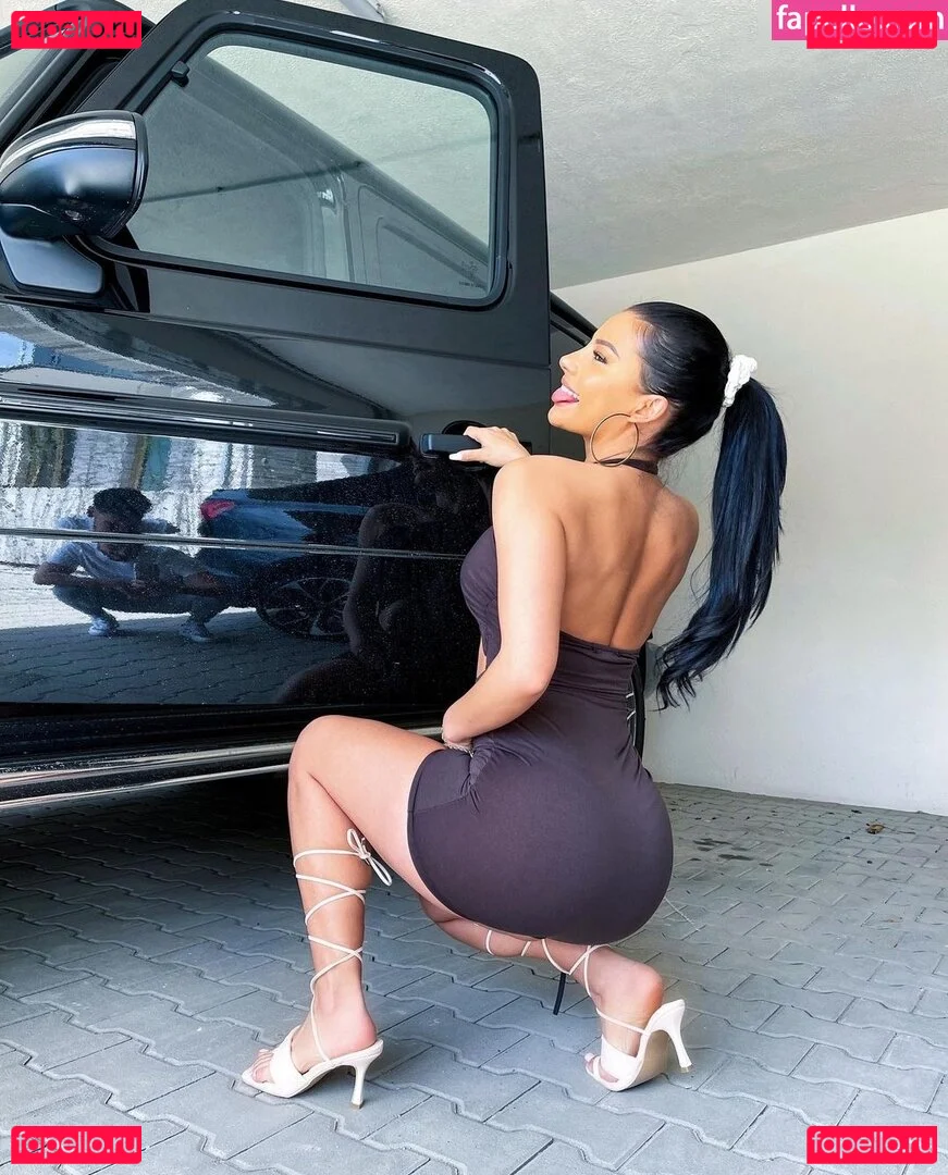 Ivana Santacruz Onlyfans Photo Gallery 