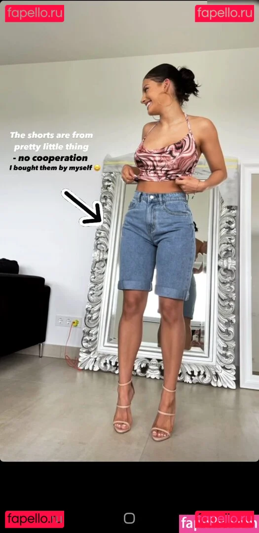 Ivana Santacruz Onlyfans Photo Gallery 