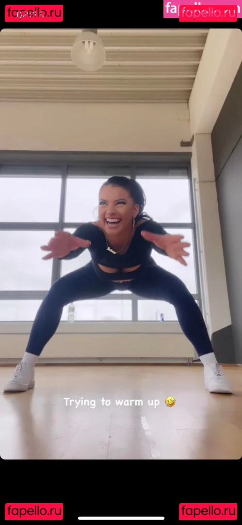 Ivana Santacruz Onlyfans Photo Gallery 