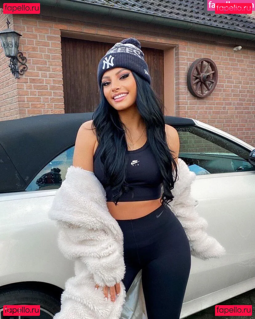 Ivana Santacruz Onlyfans Photo Gallery 