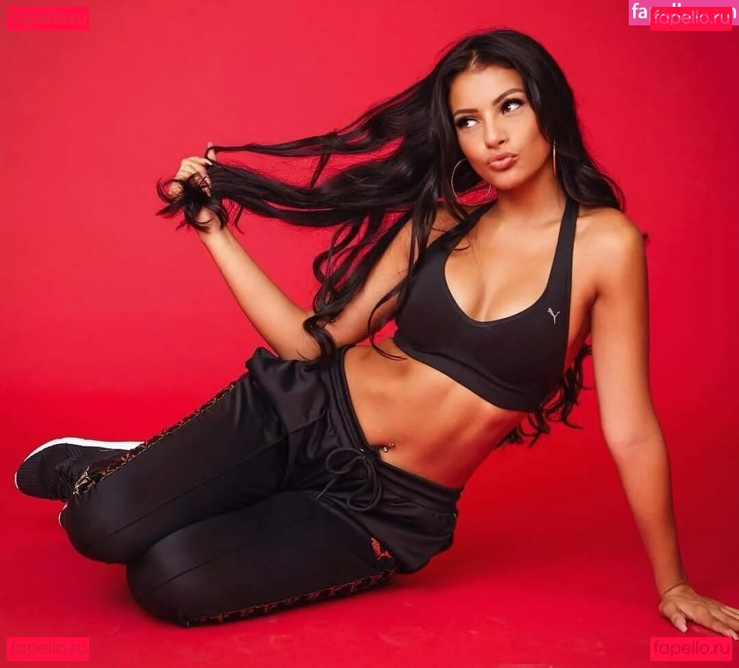 Ivana Santacruz Onlyfans Photo Gallery 