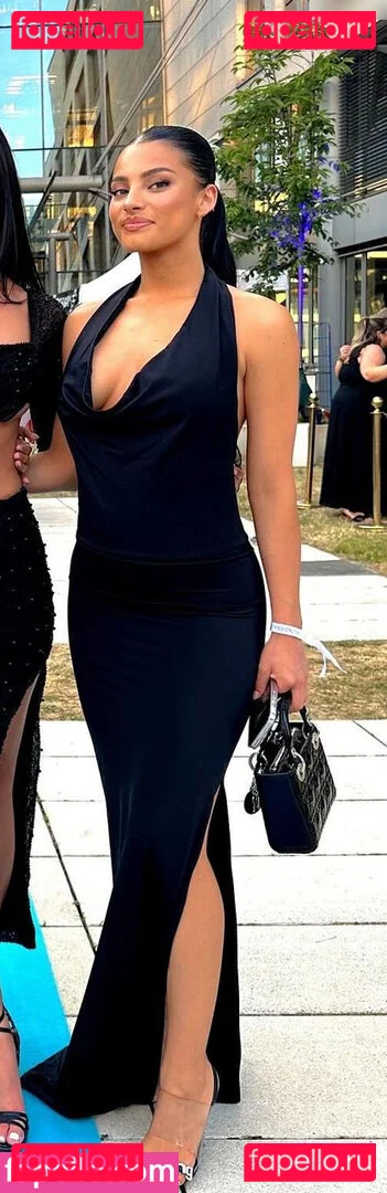 Ivana Santacruz Onlyfans Photo Gallery 