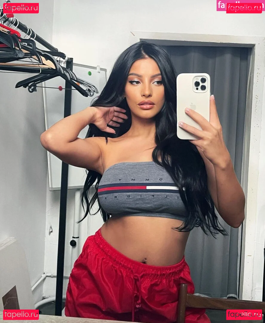 Ivana Santacruz Onlyfans Photo Gallery 